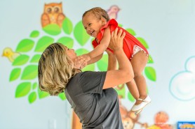 MAIO FURTA-COR - Palestras no Família que Acolhe orientam gestantes na luta pela saúde mental materna