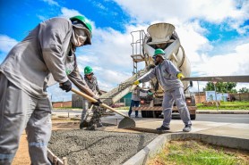 Obra na Avenida dos Trabalhadores visa transformar canteiro central numa praça linear e moderna