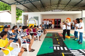 MAIO AMARELO - Jovens da Oficina de Trânsito do Projeto Crescer fazem ação educativa com os integrantes do Conviver