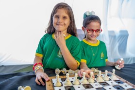 ‘XEQUE MATE’ - Por meio do xadrez, escola municipal investe em inclusão de alunos com transtornos e deficiências