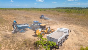 SAFRA 2024 - Agricultores recebem Mutirão do Calcário da Prefeitura de Boa Vista para o plantio