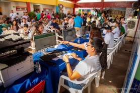 PREFEITURA COM VOCÊ - Moradores do Cidade Satélite e bairros próximos aproveitam ação para buscar atendimento em diversas áreas