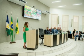 EDUCAÇÃO - Secretária presta contas na Câmara Municipal das ações desenvolvidas na pasta