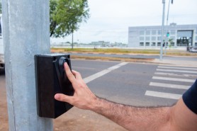 Prefeitura instala primeiro semáforo sonoro para travessia de pedestres em Boa Vista