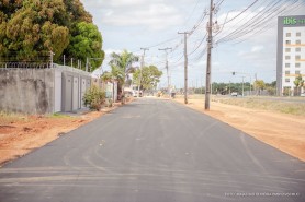 Moradores e comerciantes vivem outra realidade com a chegada do asfalto na rua Seis, do bairro Aeroporto