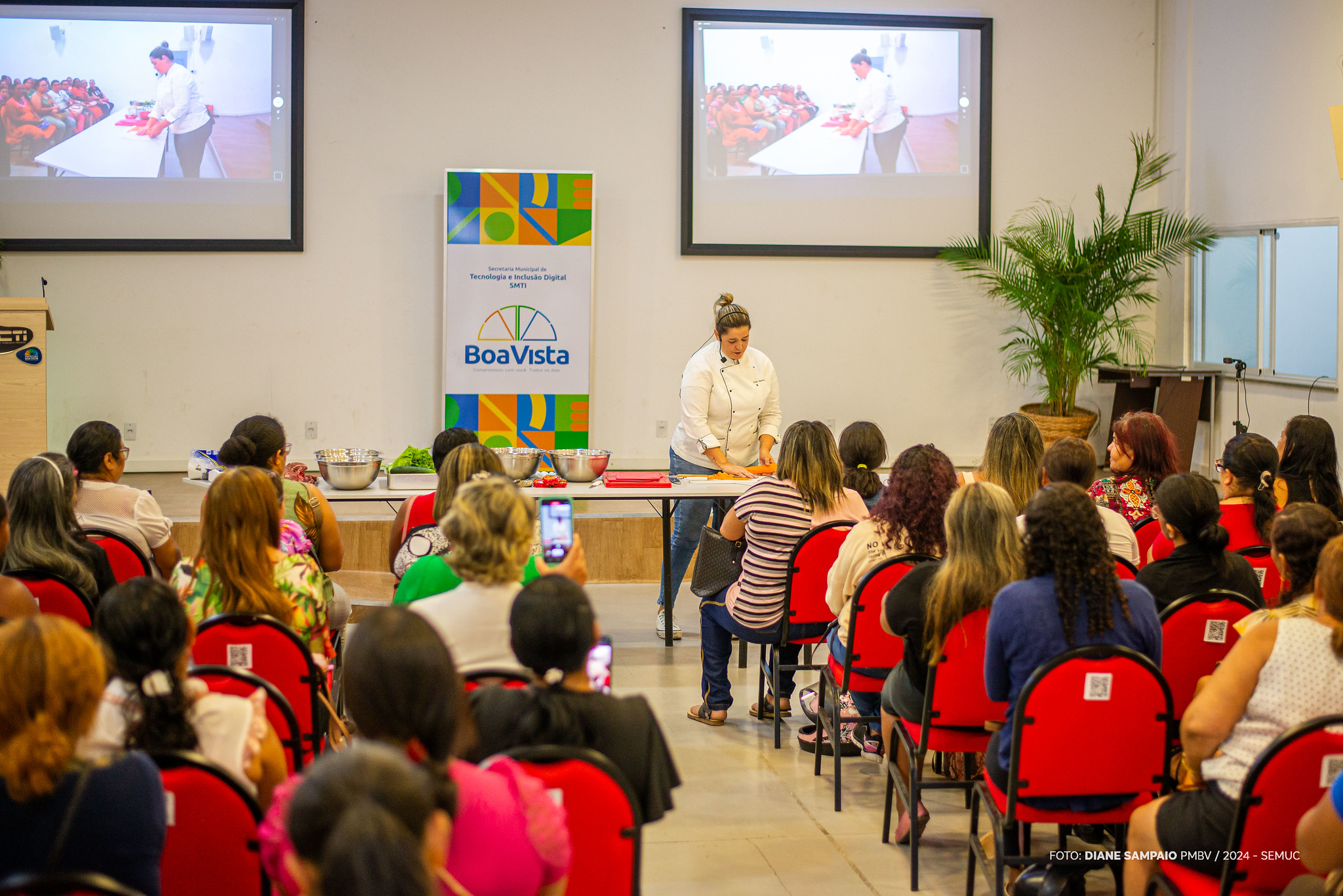 Merendeiras da rede municipal recebem capacitação em boas práticas alimentares 2 53498243626 9abb065a1e k