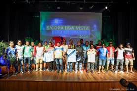 Prefeito Arthur Henrique entrega uniformes para equipes da 5ª Copa Boa Vista Master de Futebol