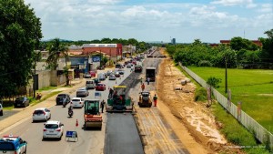 Prefeitura avança com as obras de duplicação da Avenida Venezuela e inicia etapa de asfaltamento