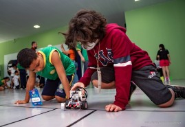 CCTI - Alunos colocam conhecimentos em prática no 5° Torneio Municipal de Robótica