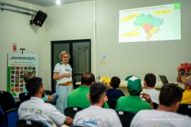 Profissionais do município recebem treinamento para a prevenção e o combate à Mosca da Carambola