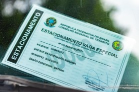 CONDUTOR CONSCIENTE - SMTRAN orienta sobre uso correto das vagas especiais em estacionamentos