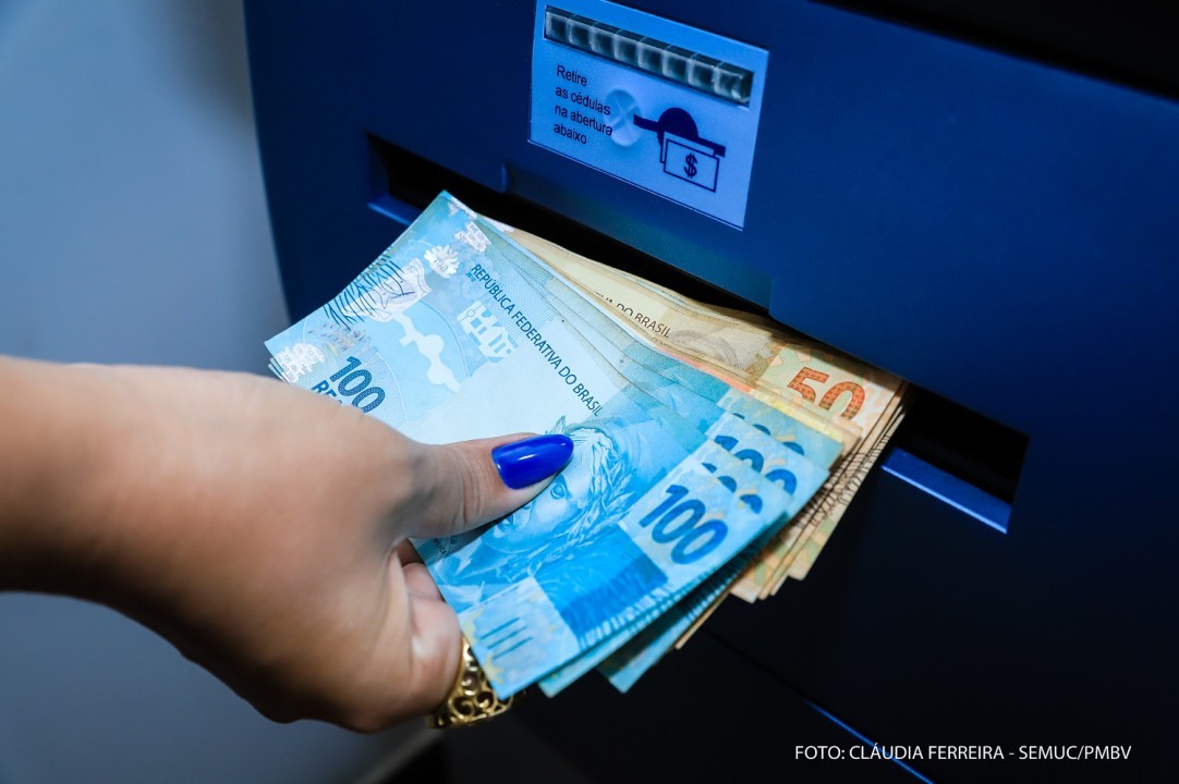 COMUNICADO - Servidores municipais recebem salários antecipados nesta sexta-feira, 29