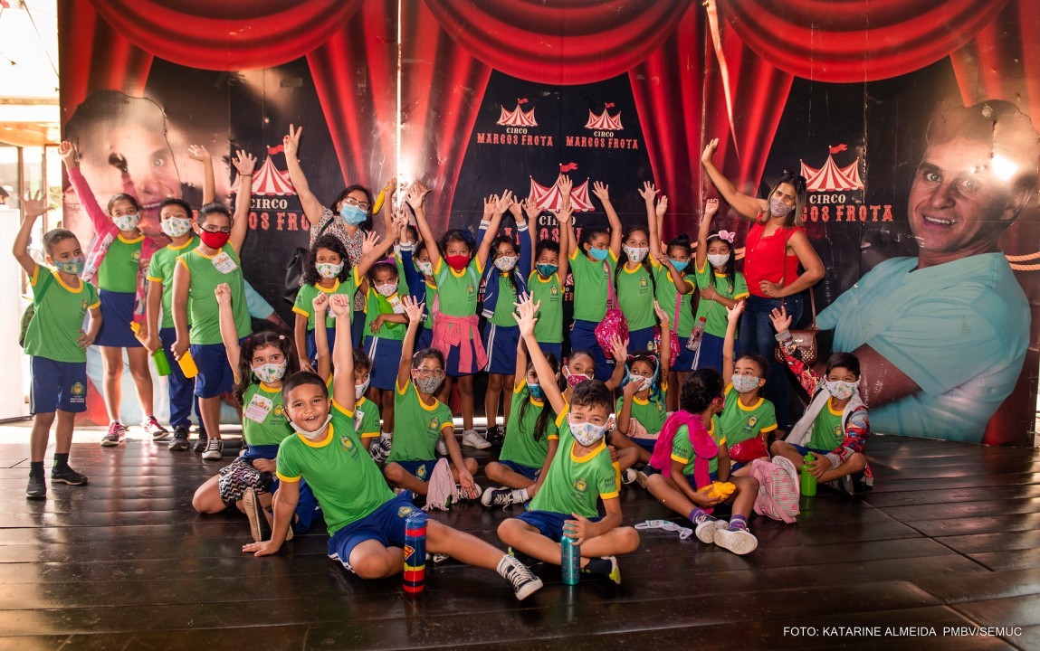 Alunos da rede municipal se encantam e se divertem com espetáculos do circo em Boa Vista