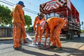 TRÂNSITO SEGURO - Prefeitura revitaliza sinalização horizontal de ruas e avenidas de Boa Vista