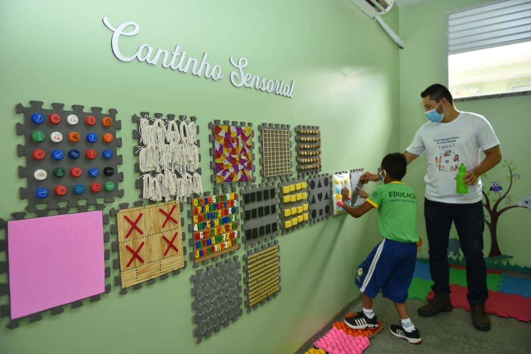 BOAS PRÁTICAS - Projetos inovadores são destaque em Mostra Pedagógica da escola Palmira de Castro