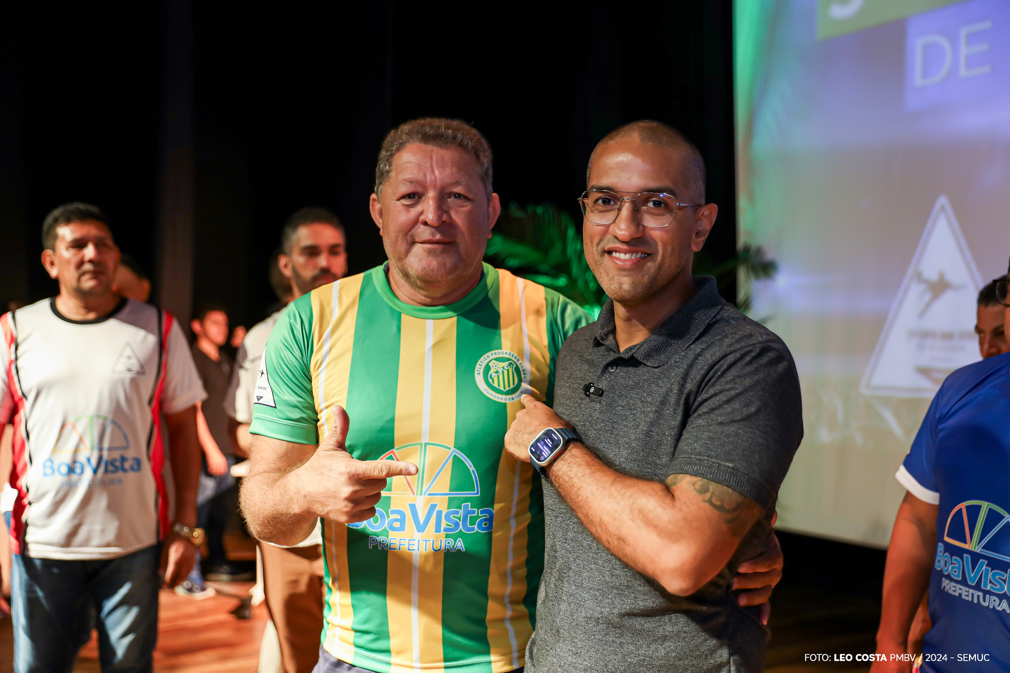 prefeito arthur henrique entrega uniformes para equipes da 5ª copa boa vista master de futebol 2 prefeito