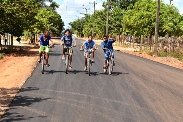 Prefeitura dá continuidade aos serviços de infraestrutura de ruas da Zona Oeste