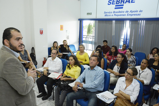 Formas de facilitar a vida do microempreendedor são discutidas em oficina
