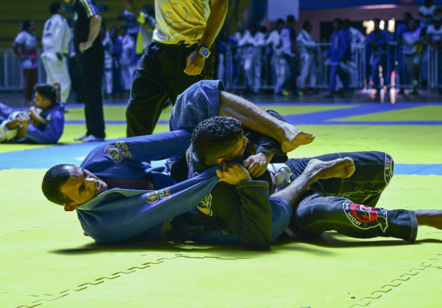 Vila Olímpica sedia jogos de Jiu Jitsu