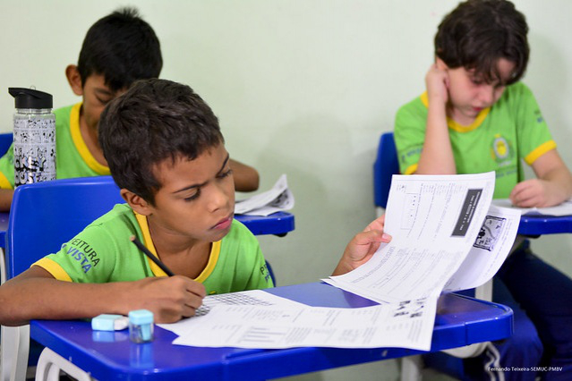 Estudantes de escolas não ocupadas rasuram prova de avaliação para mandar  recado ao governo de SP - Fotos - R7 Educação