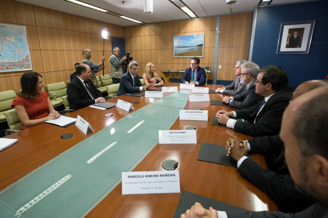 Prefeita Teresa Surita assina em Brasília convênio para segunda etapa do Parque do Rio Branco