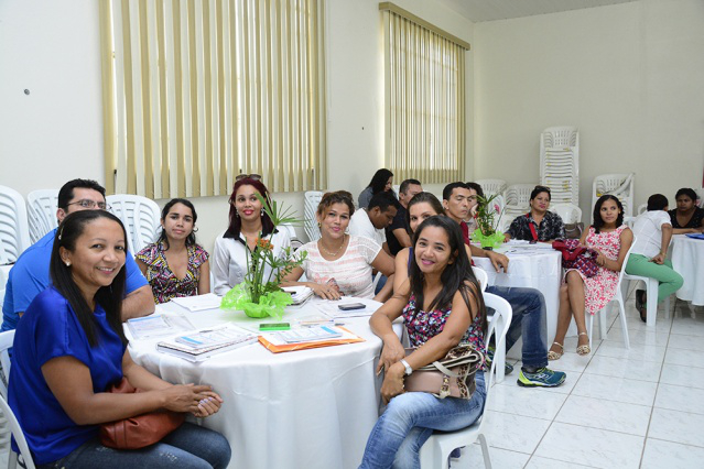 Capacitação e exposição de atividades pedagógicas reúnem professores da rede municipal