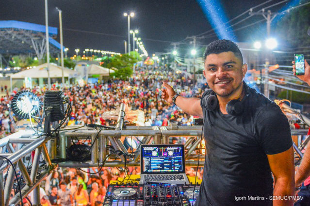 Mais de 20 mil foliões já passaram pela avenida Ene Garcez em duas noites de festa