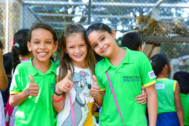 Alunos da escola municipal Leila Maria da Silveira visitam Mini zoológico do 7º BIS
