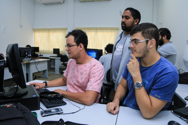 Filantropia -  Estudantes desenvolvem aplicativo para auxiliar o combate à fome