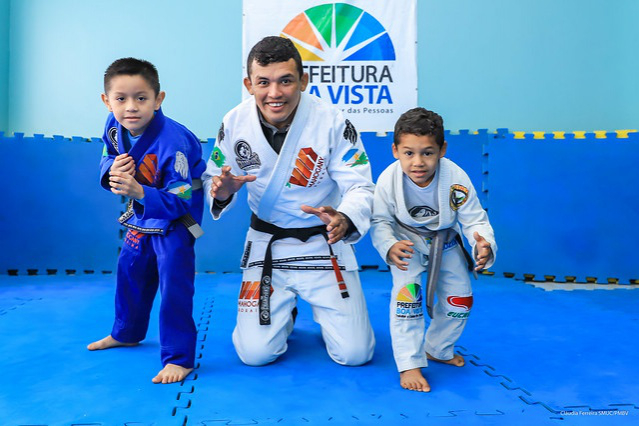 Escolinha de Esportes - Jovens atletas da Vila Olímpica vão disputar Campeonato Brasileiro de Jiu-Jitsu