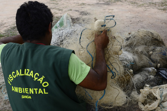Período de Defeso: Fiscais municipais apreendem redes de pesca