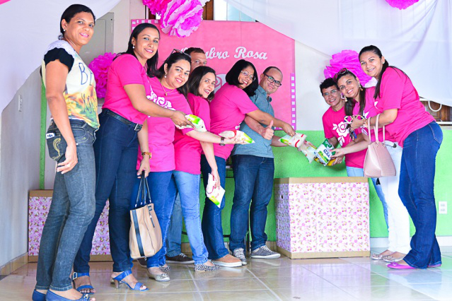 Servidoras municipais recebem atendimento especializado sobre o câncer de mama