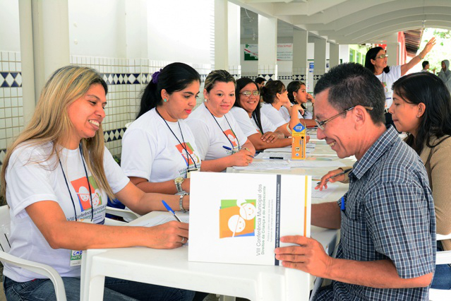 Conferência reúne especialistas para debater políticas públicas para crianças e adolescentes