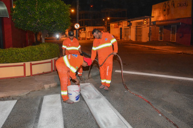 Para aumentar a segurança nas ruas, prefeitura inicia nova etapa de sinalização de trânsito