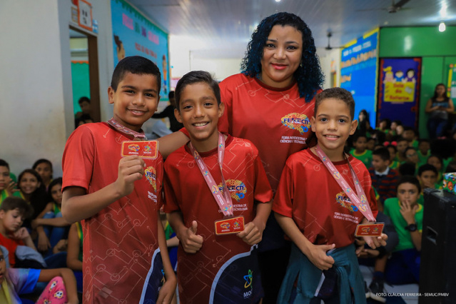 Construção ecológica - Recepção calorosa marca chegada dos alunos que venceram feira científica no Nordeste
