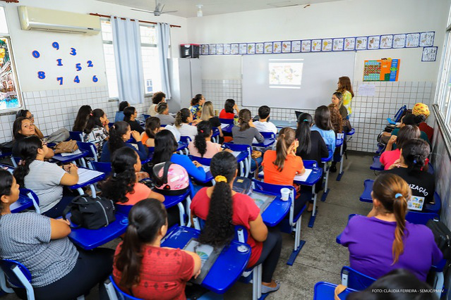 CASAS MÃE - Cuidadoras recebem capacitação para atuar com maior eficiência na primeira infância
