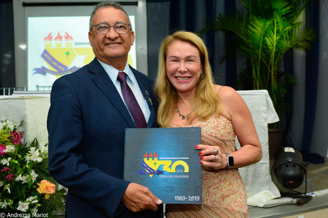 Prefeita Teresa Surita é homenageada pela UFRR