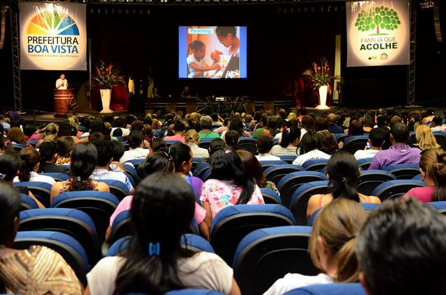 Gestores do programa Família que Acolhe participam do Simpósio Internacional de Desenvolvimento da Primeira Infância