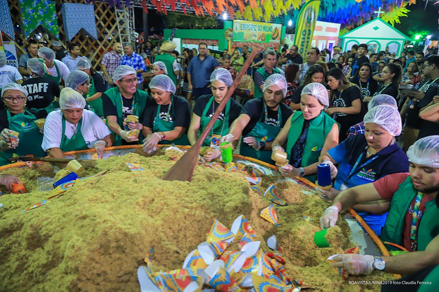Teve novo recorde da maior paçoca do mundo? Teve sim senhor!