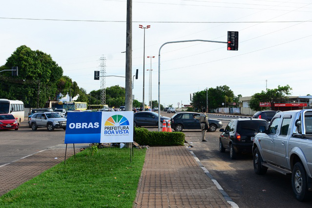 Novo semáforo do cruzamento das avenidas Venezuela e Brigadeiro Eduardo Gomes já está funcionando 