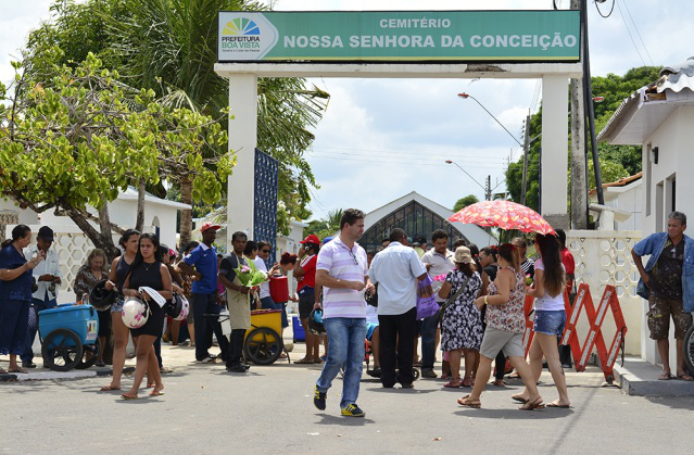  Dia de Finados: Movimentação é intensa no Cemitério Nossa Senhora da Conceição