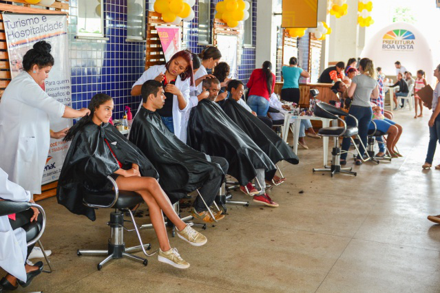 Procon Boa Vista leva serviços de saúde e beleza ao Terminal do Caimbé