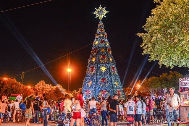 Convite - Árvore de natal do Parque Germano Augusto será acesa nesta sexta-feira com presença do Papai Noel