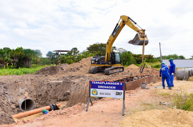 Infraestrutura -  Ruas do bairro Aparecida recebem obras de drenagem, pavimentação asfáltica e urbanização