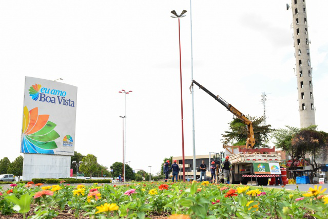 Cidade Luz: Iluminação da Praça do Centro Cívico é revitalizada