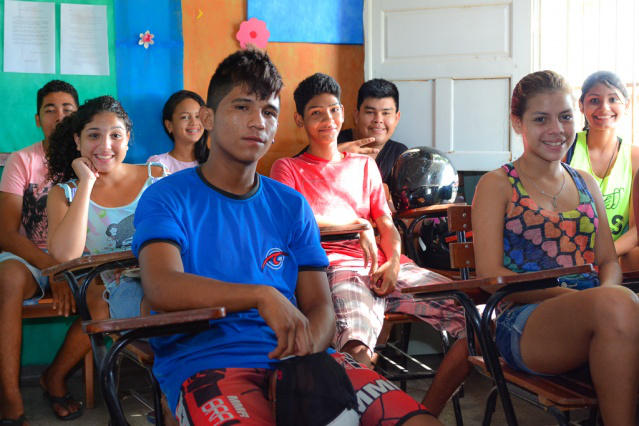 Gravidez na adolescência é tema de roda de conversa com jovens do Conviver