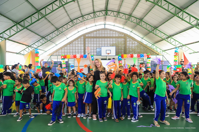 Prefeita Teresa entrega quadras poliesportivas a três escolas da zona Oeste de Boa Vista