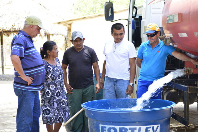 Caminhões pipa abastecem mais de 330 famílias da zona rural de Boa Vista