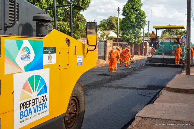 Rua Aruanã, no bairro Piscicultura, recebe drenagem e recapeamento