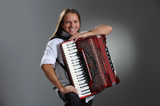 Dorgival Dantas se apresenta nesta quarta-feira no Boa Vista Junina